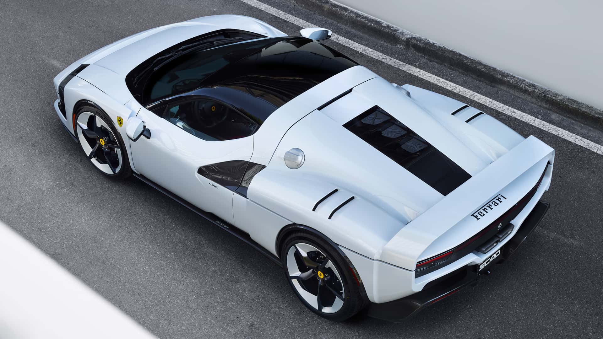 فيراري تعيد إحياء أسطورتها F40 في إصدار خاص حصري جداً 11