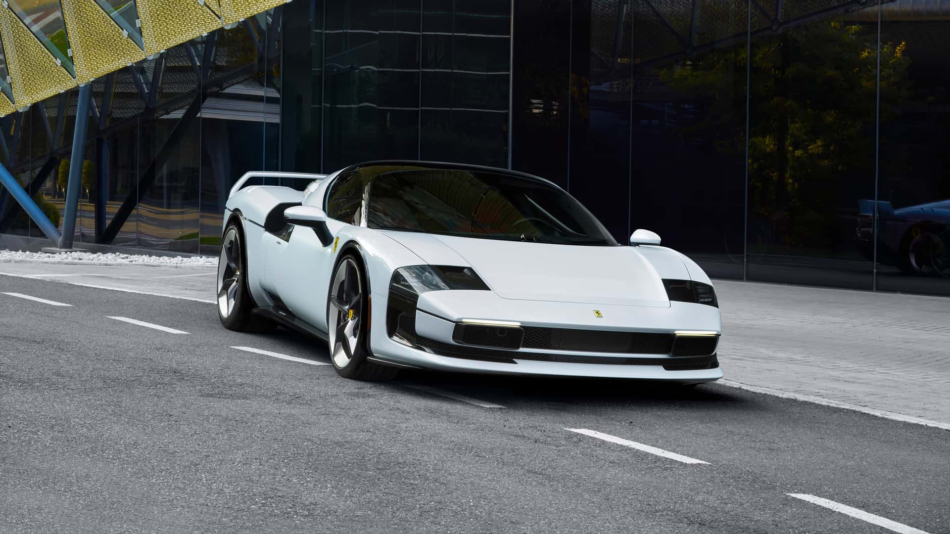 فيراري تعيد إحياء أسطورتها F40 في إصدار خاص حصري جداً 15