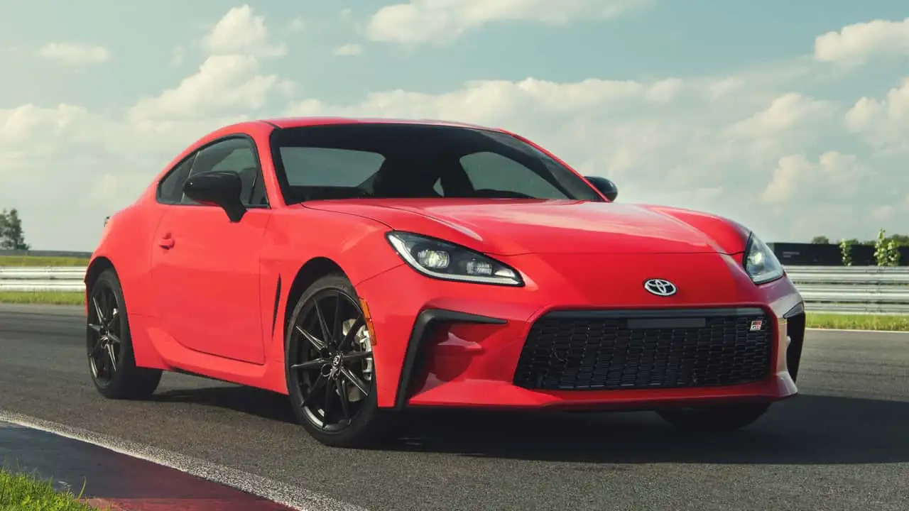 "تقارير المربع" لماذا انهارت مبيعات السيارات الرياضية في 2025؟ 6