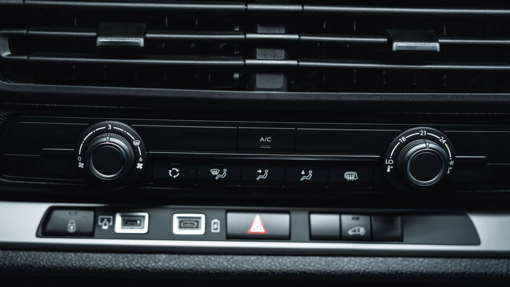 سعر اوبل فيفارو لايف 2025 17