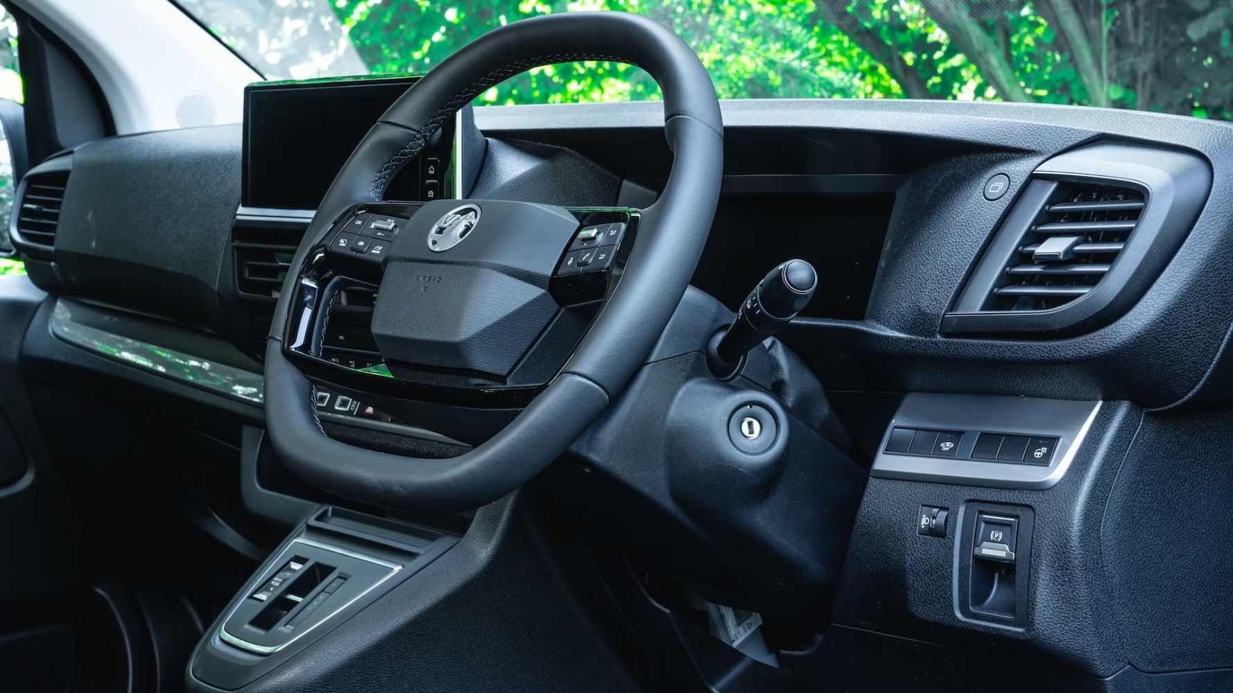 صور اوبل فيفارو لايف 2025 6