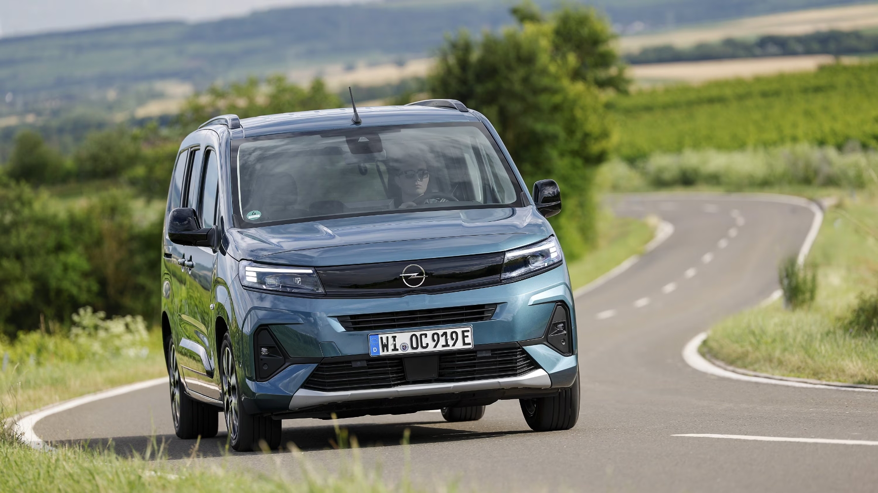 اوبل كومبو لايف 2025 الكهربائية الجديدة.. تصميم عصري وتجهيزات تفوق التوقعات اوبل كومبو لايف 2025 1