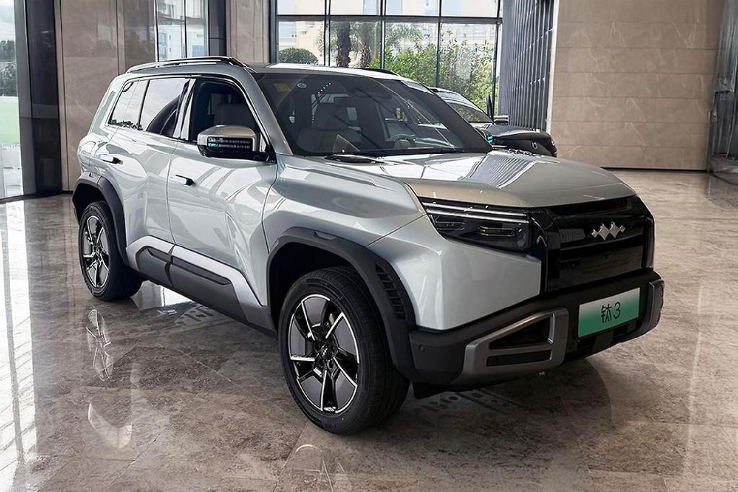 بي واي دي BYD ليوبارد 3 2025.. سيارة المستقبل تخطف الأنظار بي واي دي BYD ليوبارد 3 2025 11