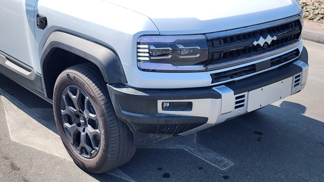 بي واي دي BYD ليوبارد 5 2025.. أداء كهربائي فاخر قادم من المستقبل بي واي دي BYD ليوبارد 5 2025 15