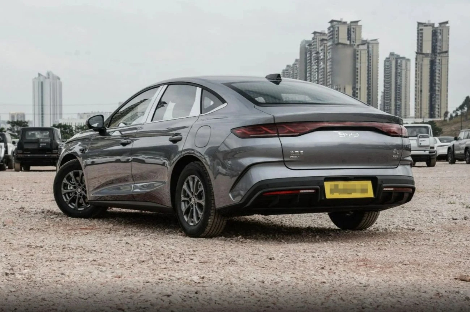 صور بي واي دي تشين ال 2025..جمال هادئ يخبئ طاقة جامحة صور بي واي دي تشين ال 2025 12