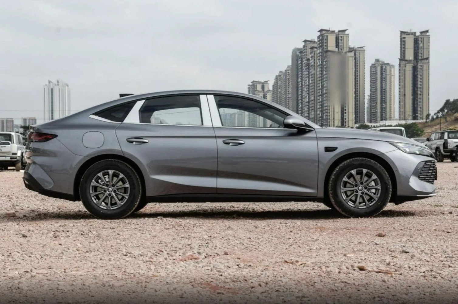 صور بي واي دي تشين ال 2025..جمال هادئ يخبئ طاقة جامحة صور بي واي دي تشين ال 2025 13