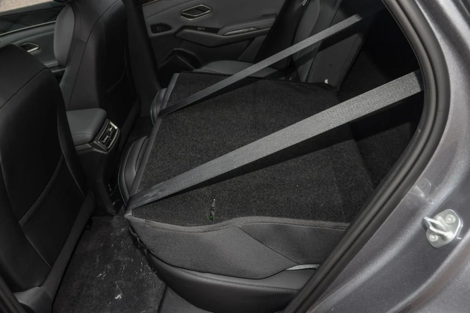 صور بي واي دي تشين ال 2025..جمال هادئ يخبئ طاقة جامحة صور بي واي دي تشين ال 2025 27