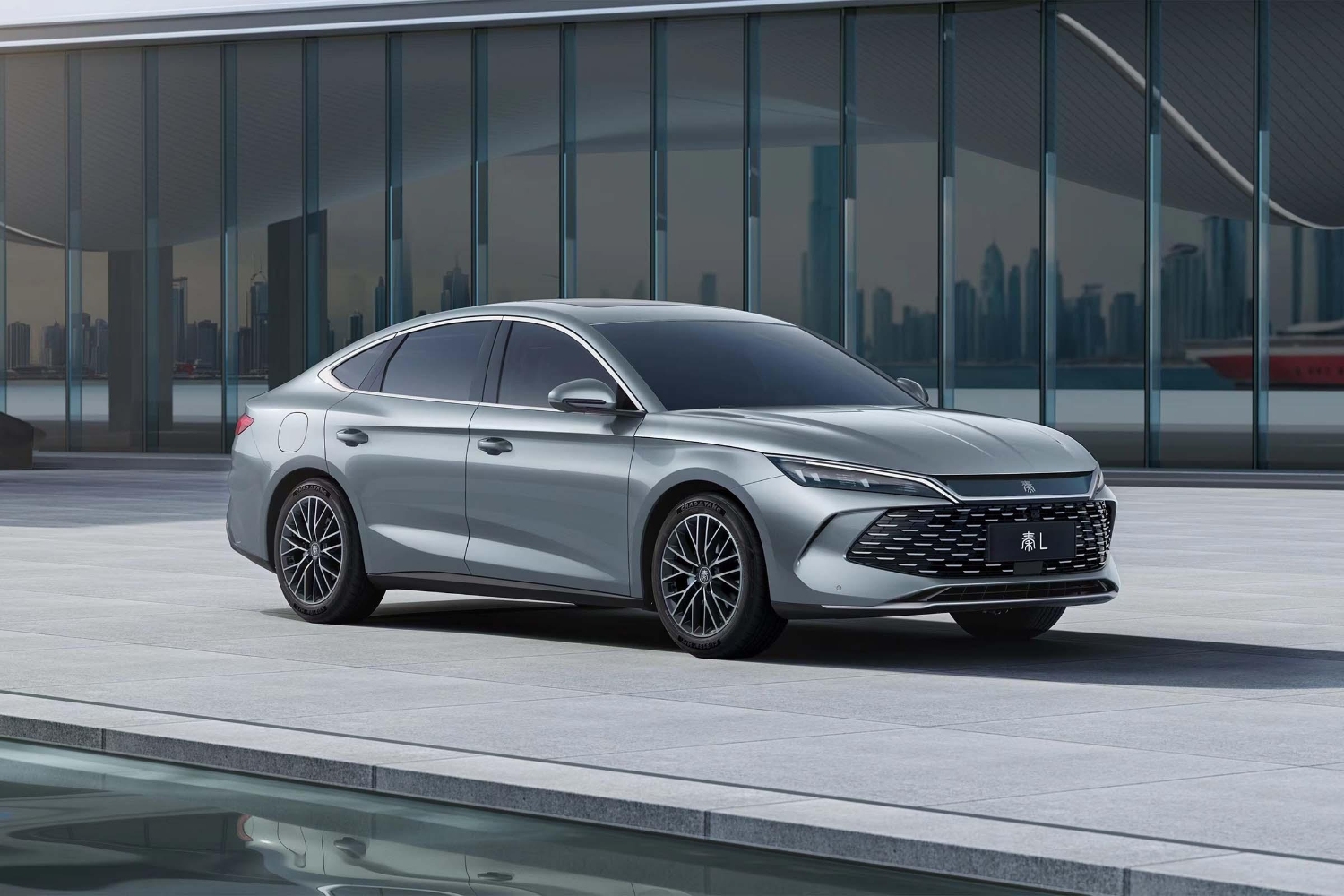 صور بي واي دي تشين ال 2025..جمال هادئ يخبئ طاقة جامحة صور بي واي دي تشين ال 2025 3