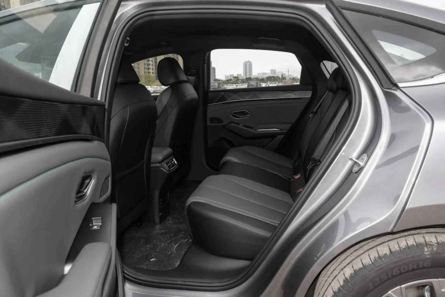 صور بي واي دي تشين ال 2025..جمال هادئ يخبئ طاقة جامحة صور بي واي دي تشين ال 2025 31