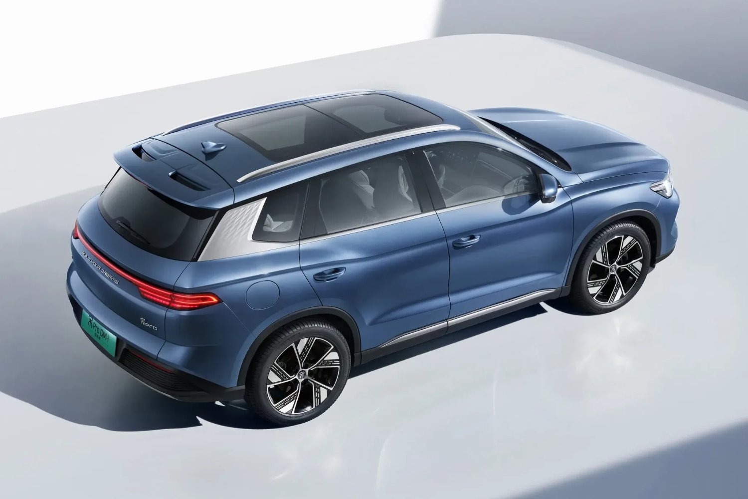 شاهد صور بي واي دي سونج برو 2025 الجديدة بتصميمها العصري صور بي واي دي سونج برو 2025 20