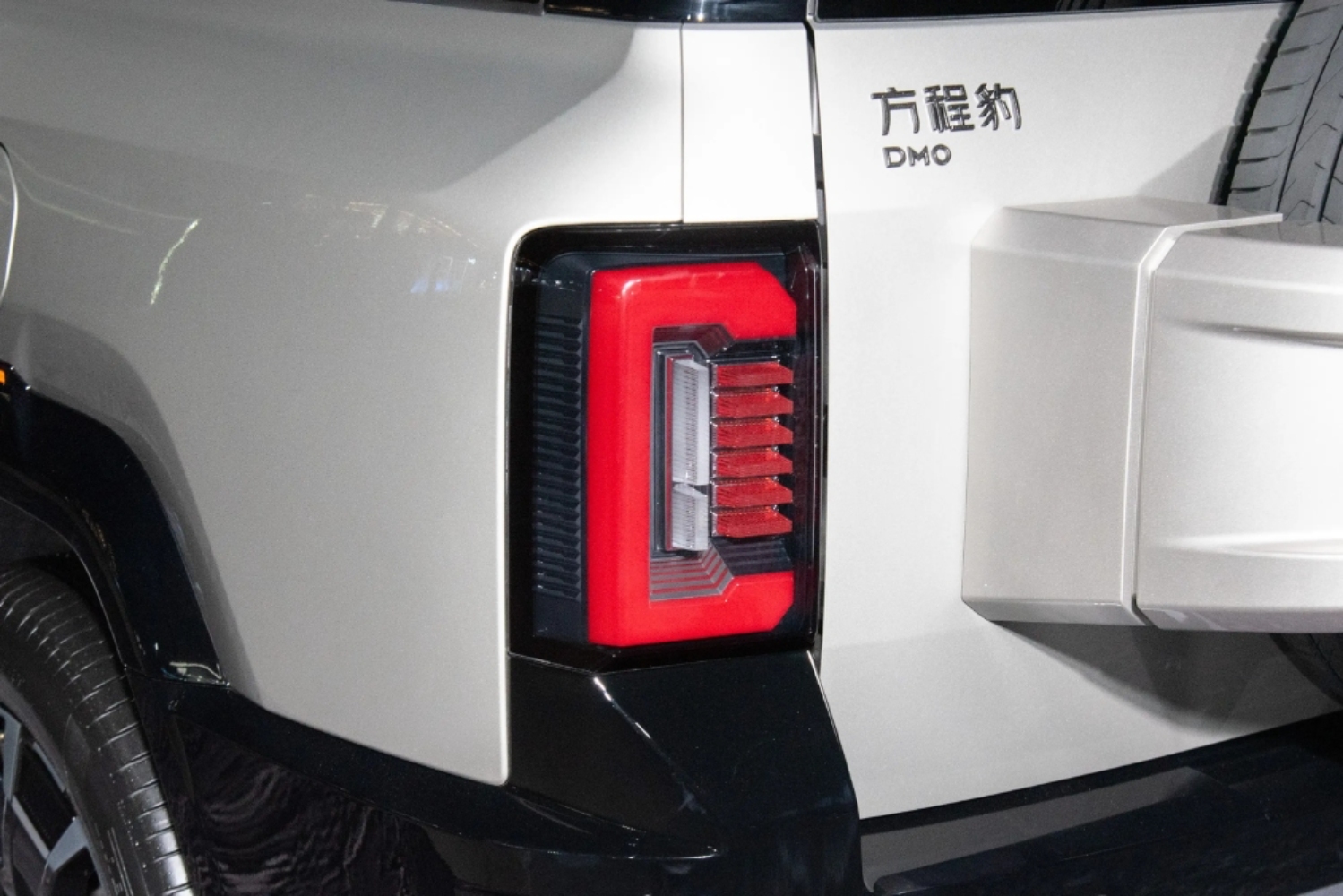 بي واي دي ليوبارد 8 2025.. وحش صيني بتكنولوجيا مستقبلية بي واي دي ليوبارد 8 2025 9