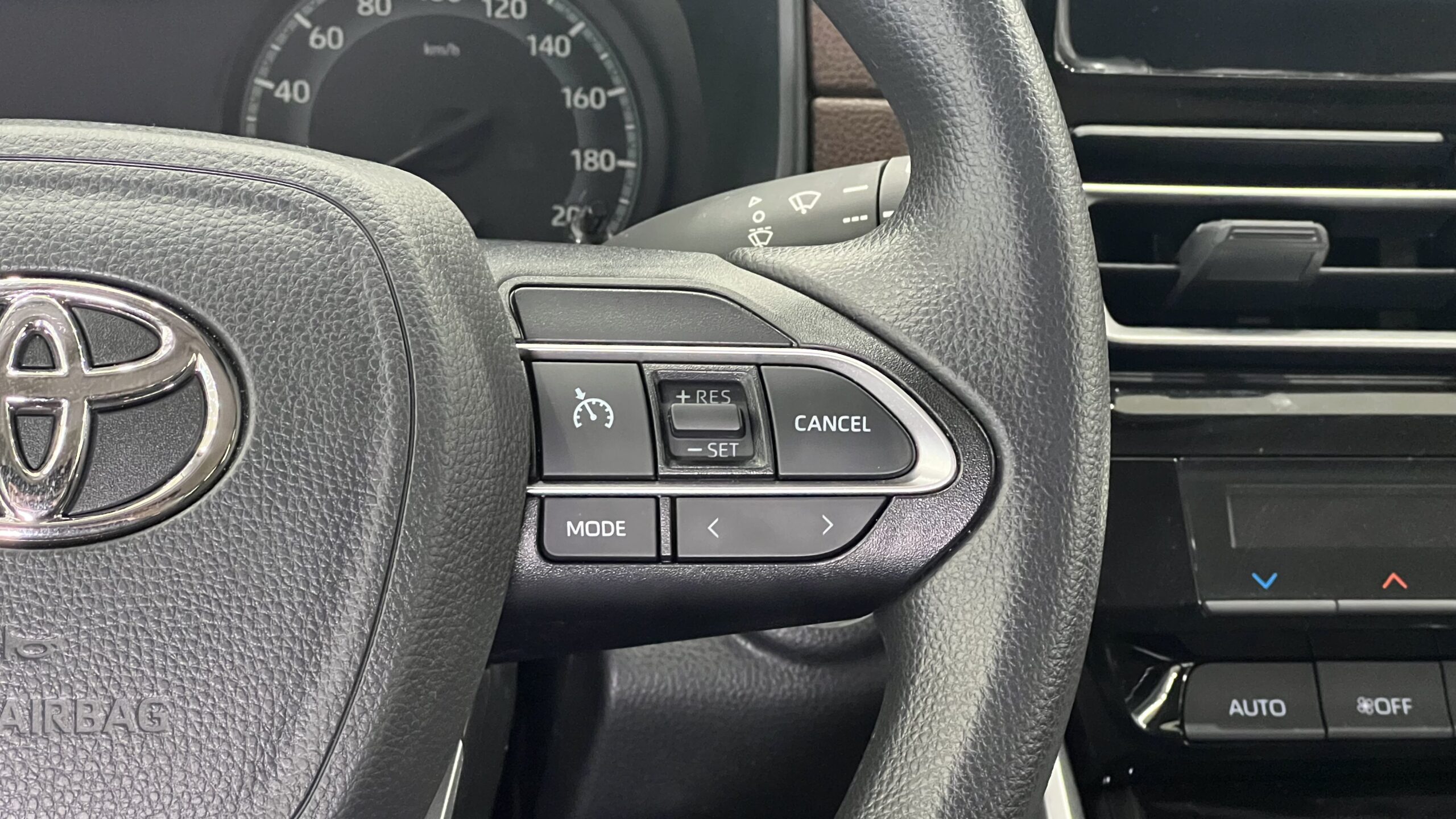 تويوتا انوفا 2026 17