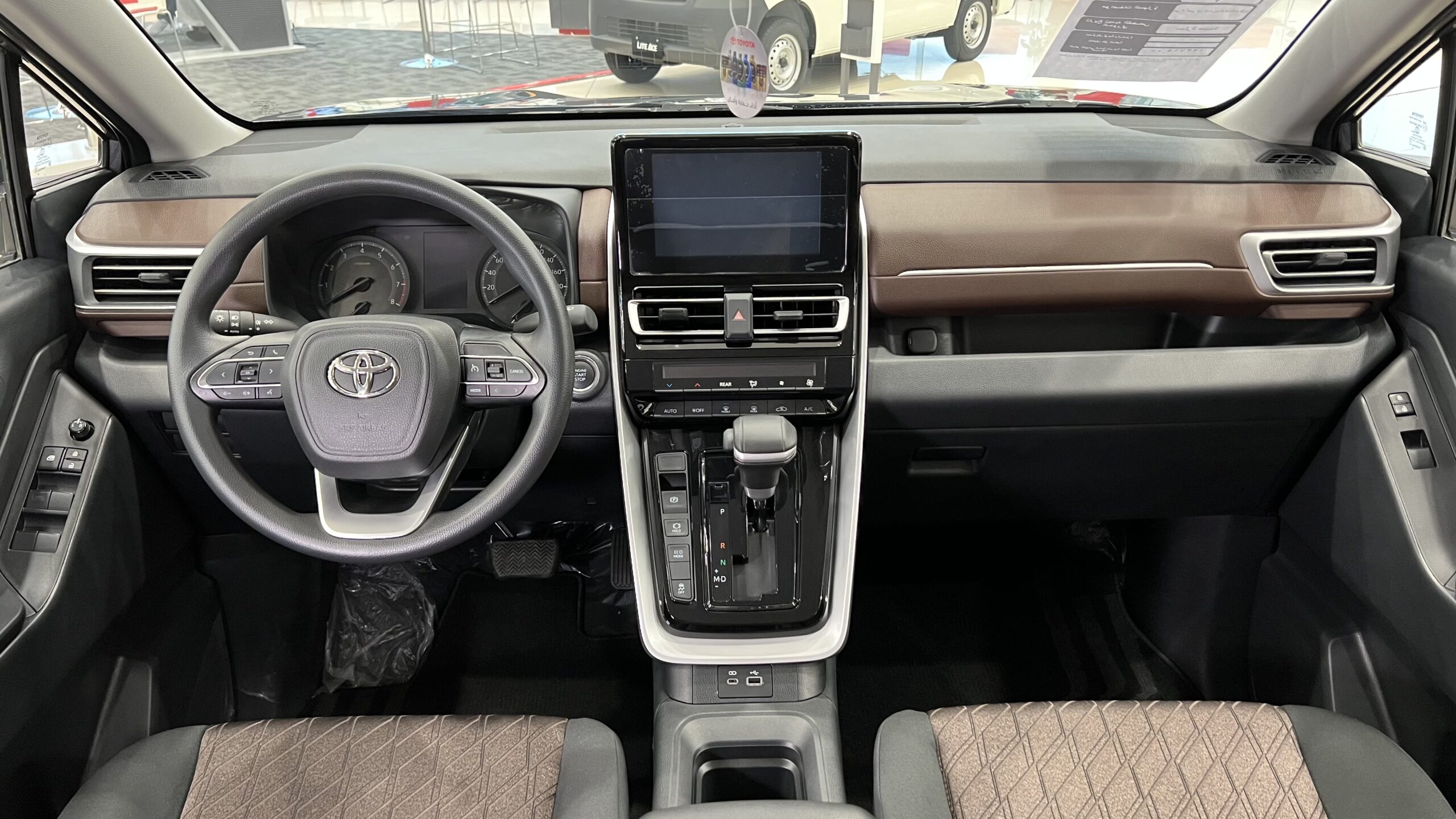 تويوتا انوفا 2026 19