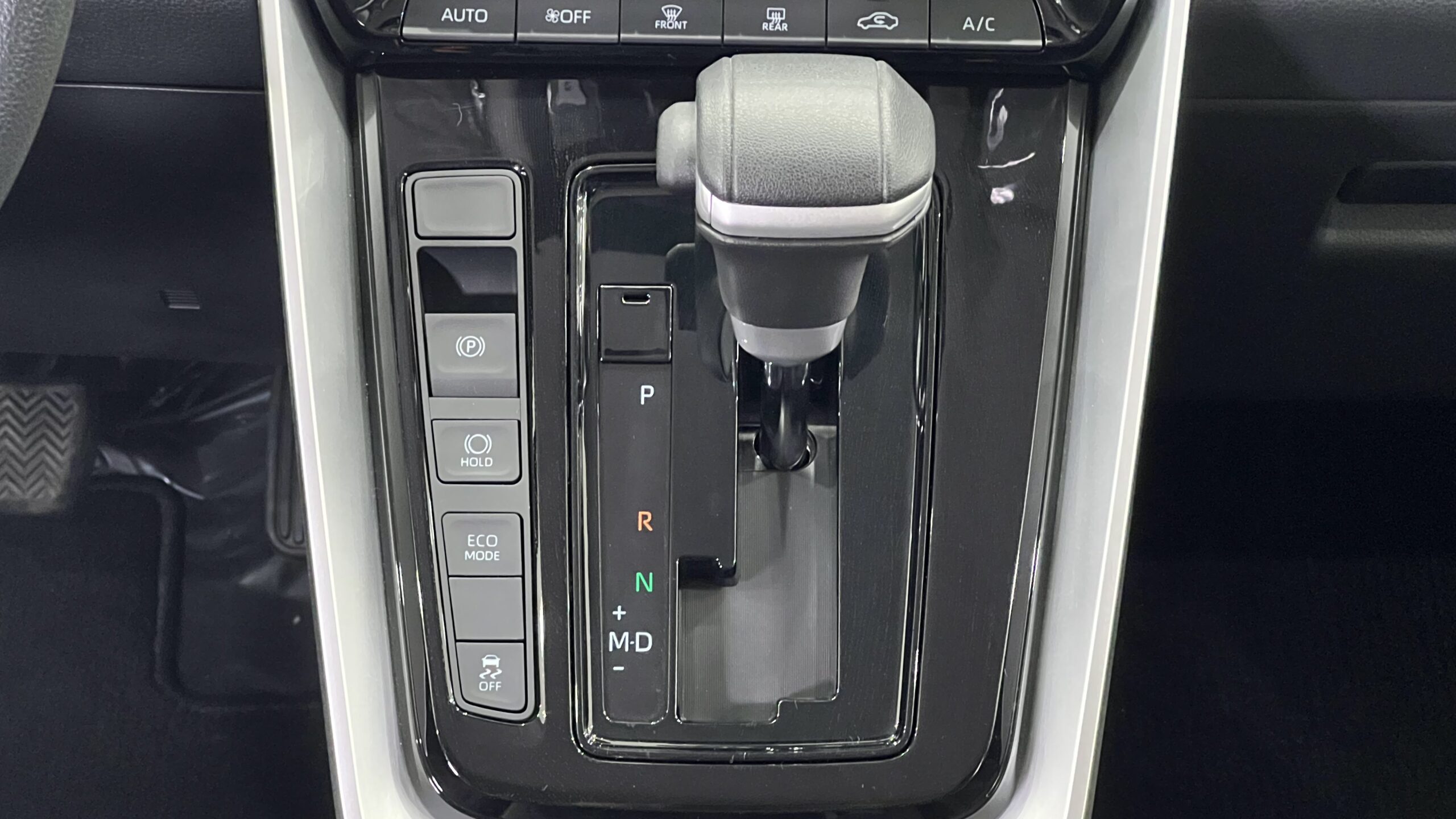 تويوتا انوفا 2026 22