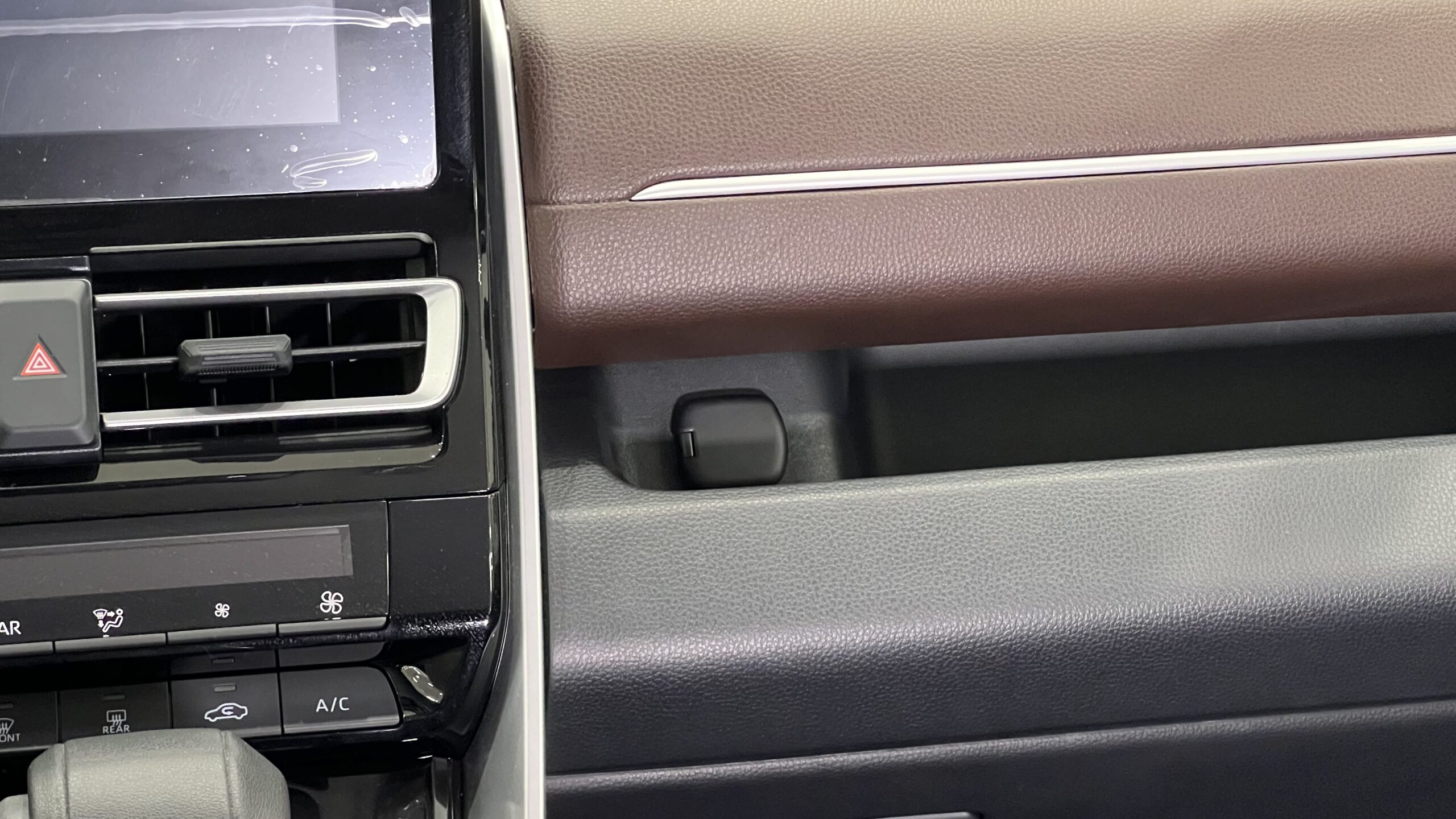 تويوتا انوفا 2026 30