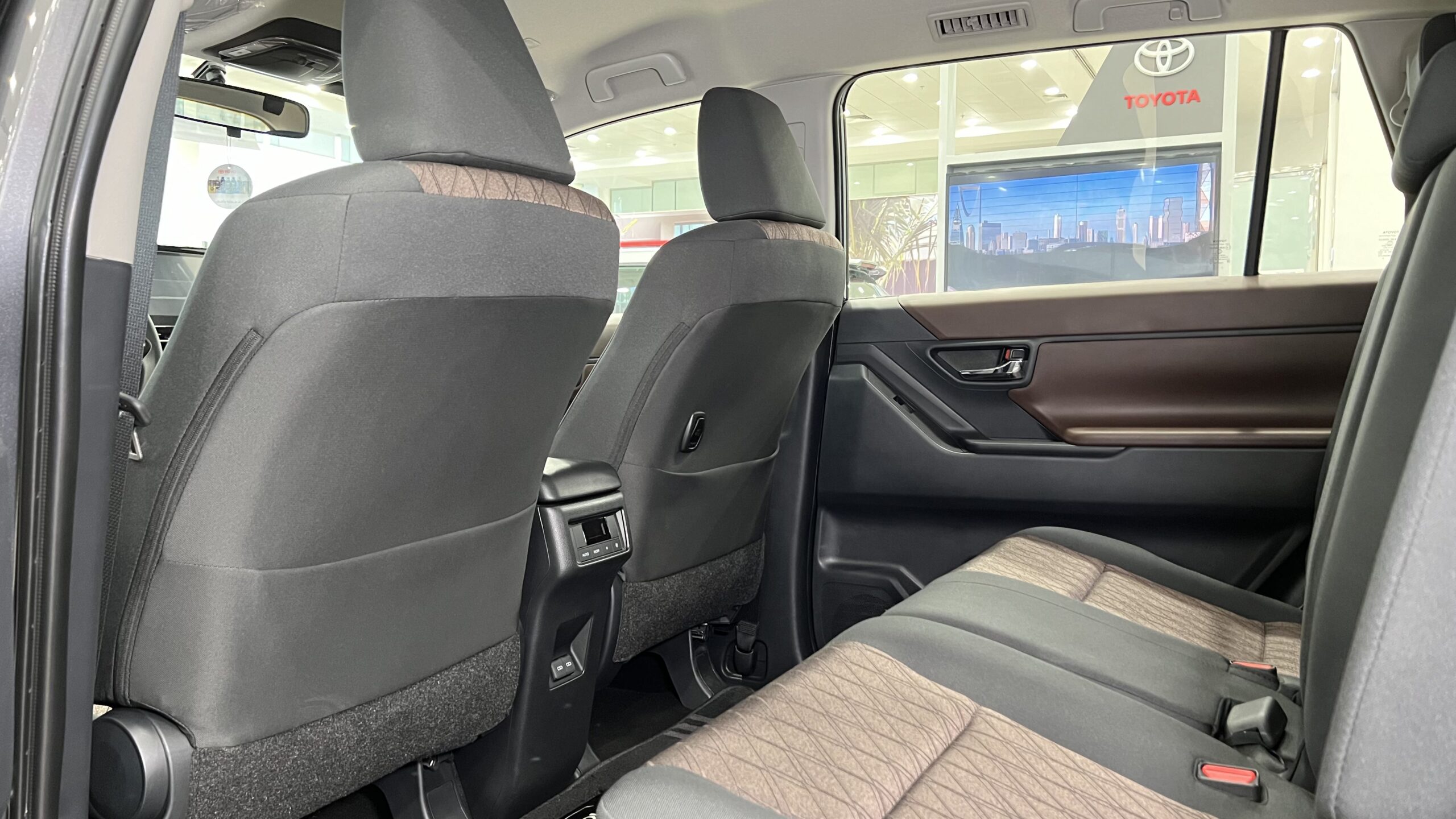 تويوتا انوفا 2026 50