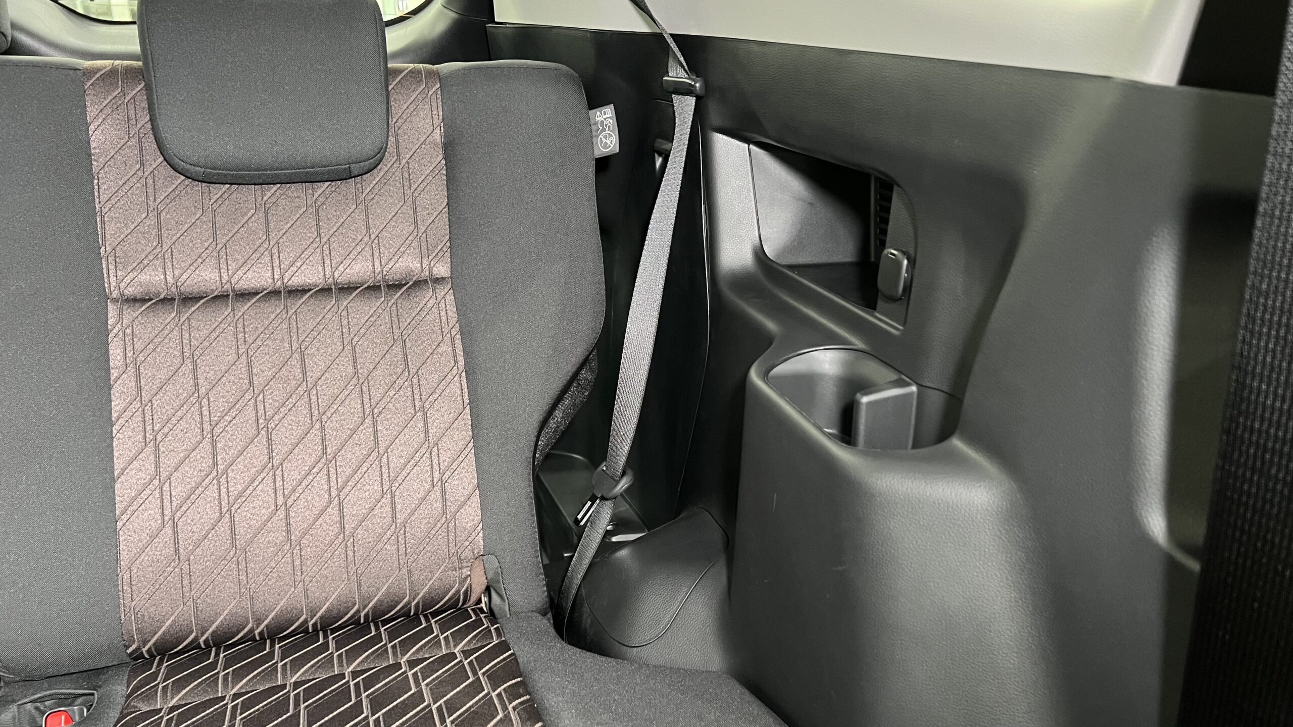 تويوتا انوفا 2026 8