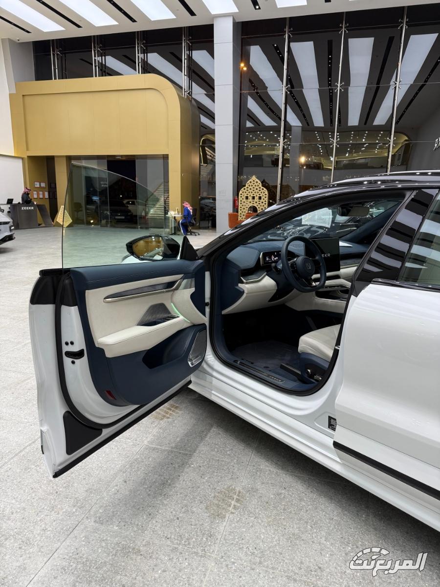 زيكر 001 2025 كيف تميزت كسيارة لرجال الأعمال زيكر 001 2025 كيف تميزت كسيارة لرجال الأعمال 1