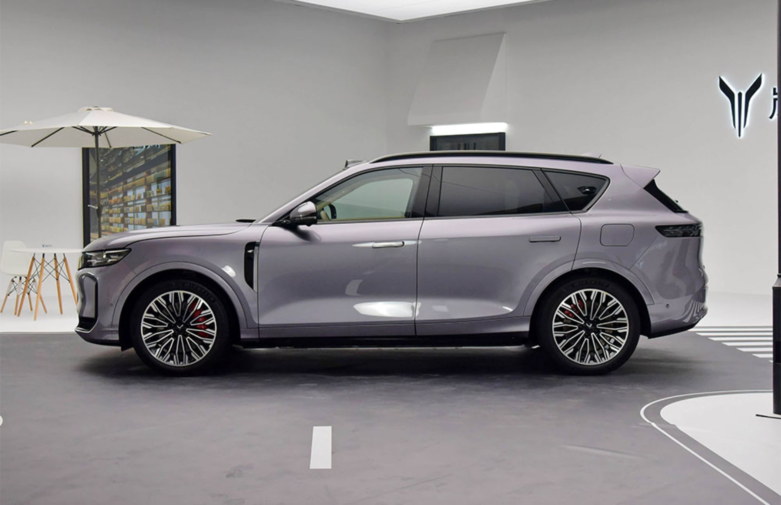 صور فويا فري 2025: استعراض شامل لتصميم وتقنيات الـ SUV الكهربائية صور فويا فري 2025: استعراض شامل لتصميم وتقنيات الـ SUV الكهربائية 5