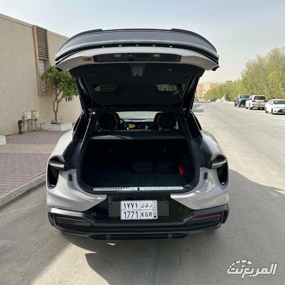 لوتس اليترا 2025.. أفخم SUV كهربائية بريطانية تنافس تيسلا موديل X لوتس اليترا 2025 48