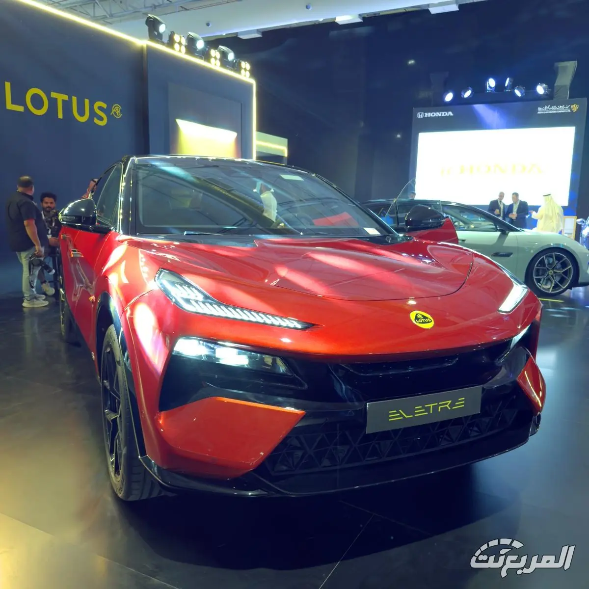 لوتس اليترا 2025.. أفخم SUV كهربائية بريطانية تنافس تيسلا موديل X لوتس اليترا 2025 8