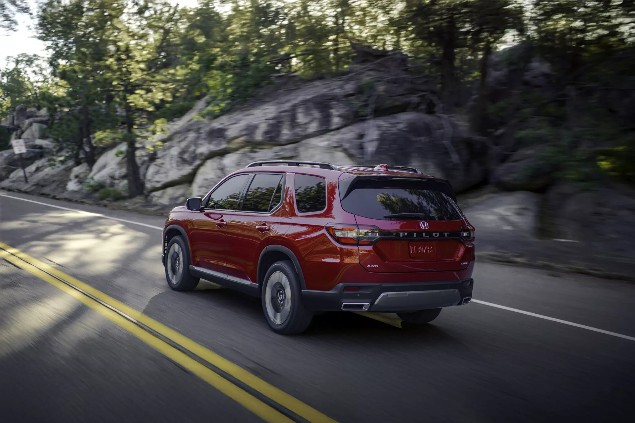 هوندا تكشف الستار عن بايلوت 2026 فيس ليفت بتصميم أكثر قوة ومقصورة أفخم هوندا تكشف الستار عن بايلوت 2026 فيس ليفت بتصميم أكثر قوة ومقصورة أفخم 12