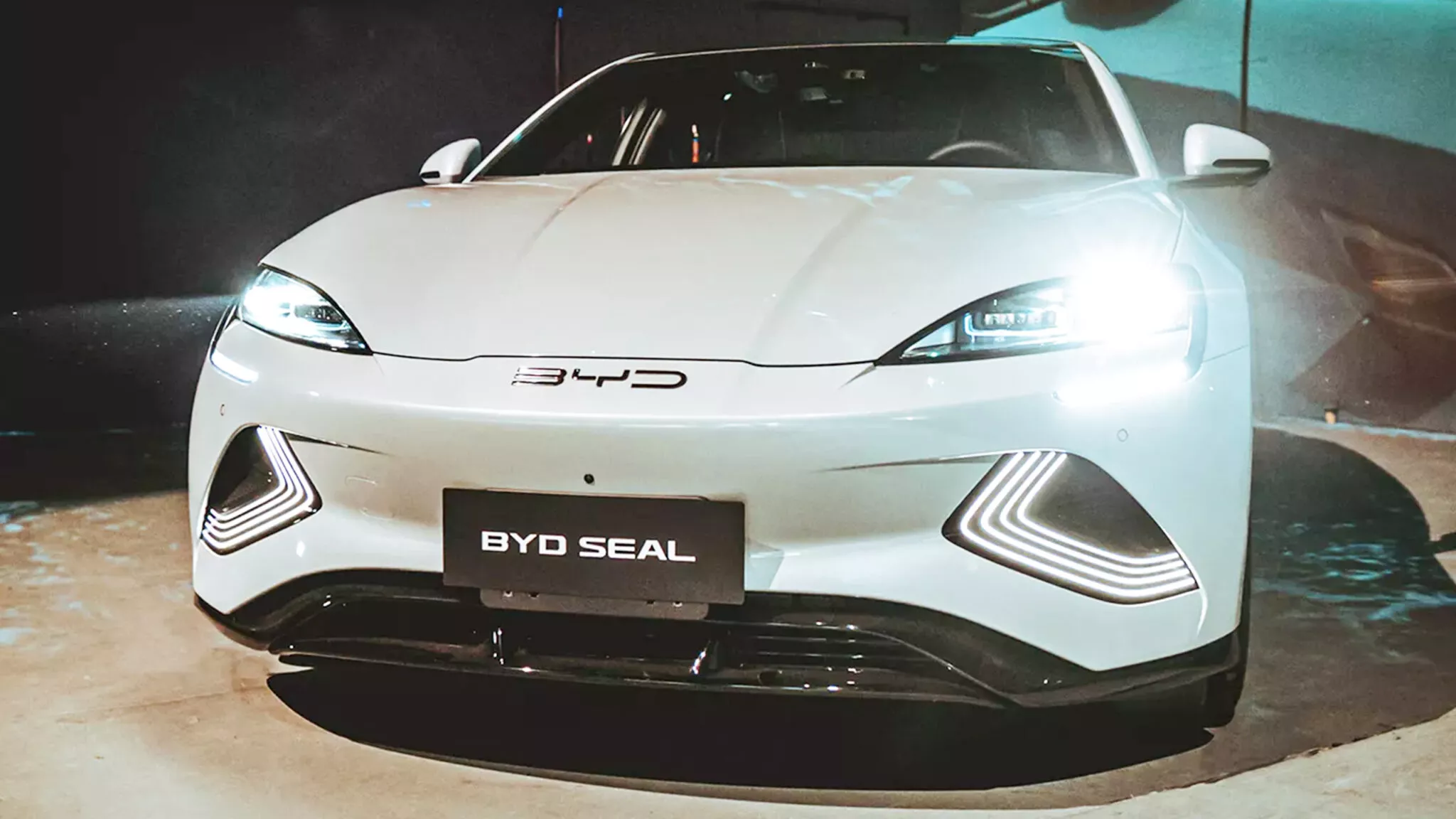 رئيس فورد "مصدوم" بعد تفكيك السيارات الصينية وموديلات تيسلا رئيس فورد "مصدوم" بعد تفكيك السيارات الصينية وموديلات تيسلا 1