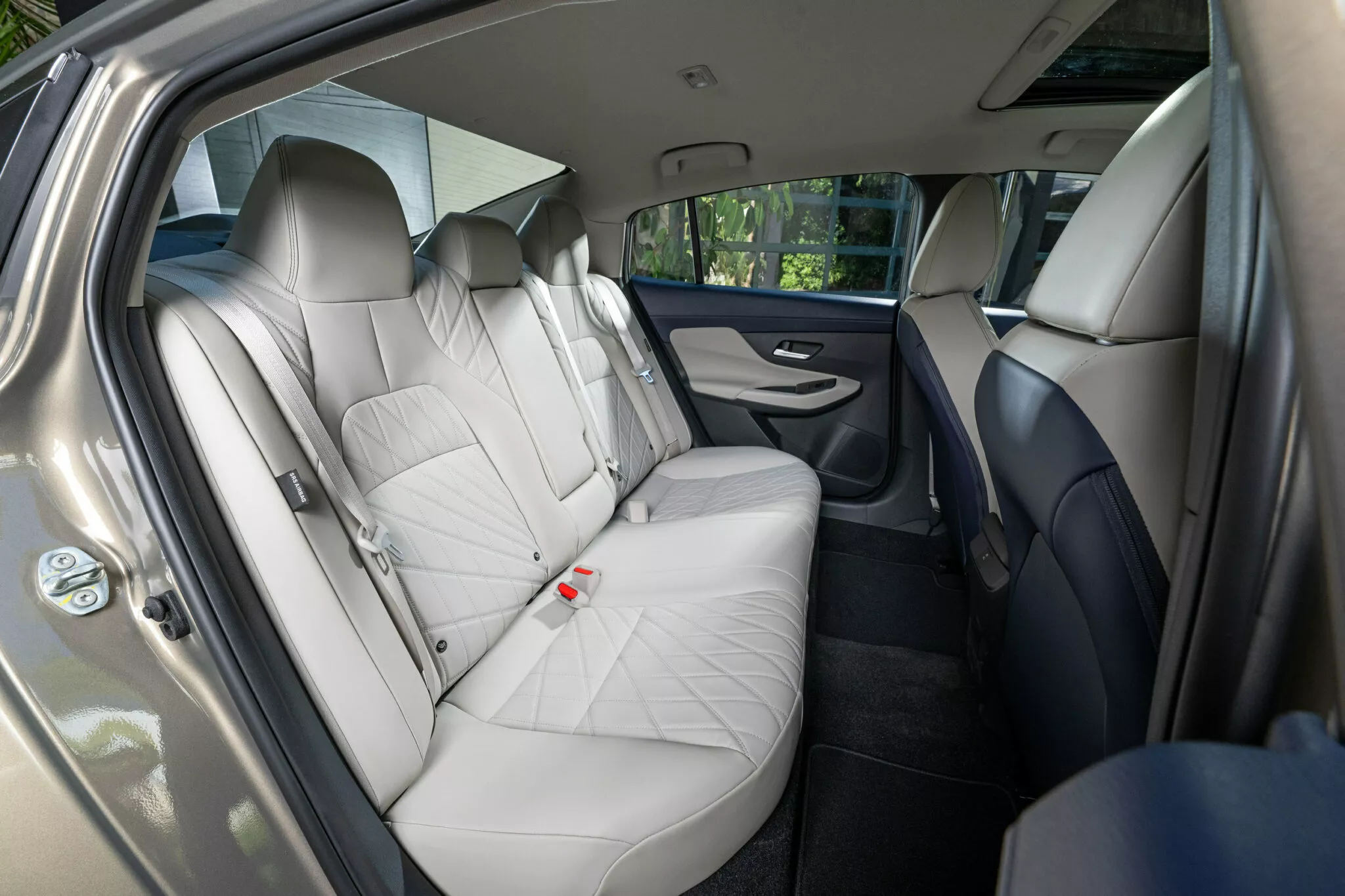 نيسان سنترا 2026 الجيل الجديد ينطلق في أمريكا والكشف عن الأسعار نيسان سنترا 2026 الجيل الجديد ينطلق في أمريكا والكشف عن الأسعار 12