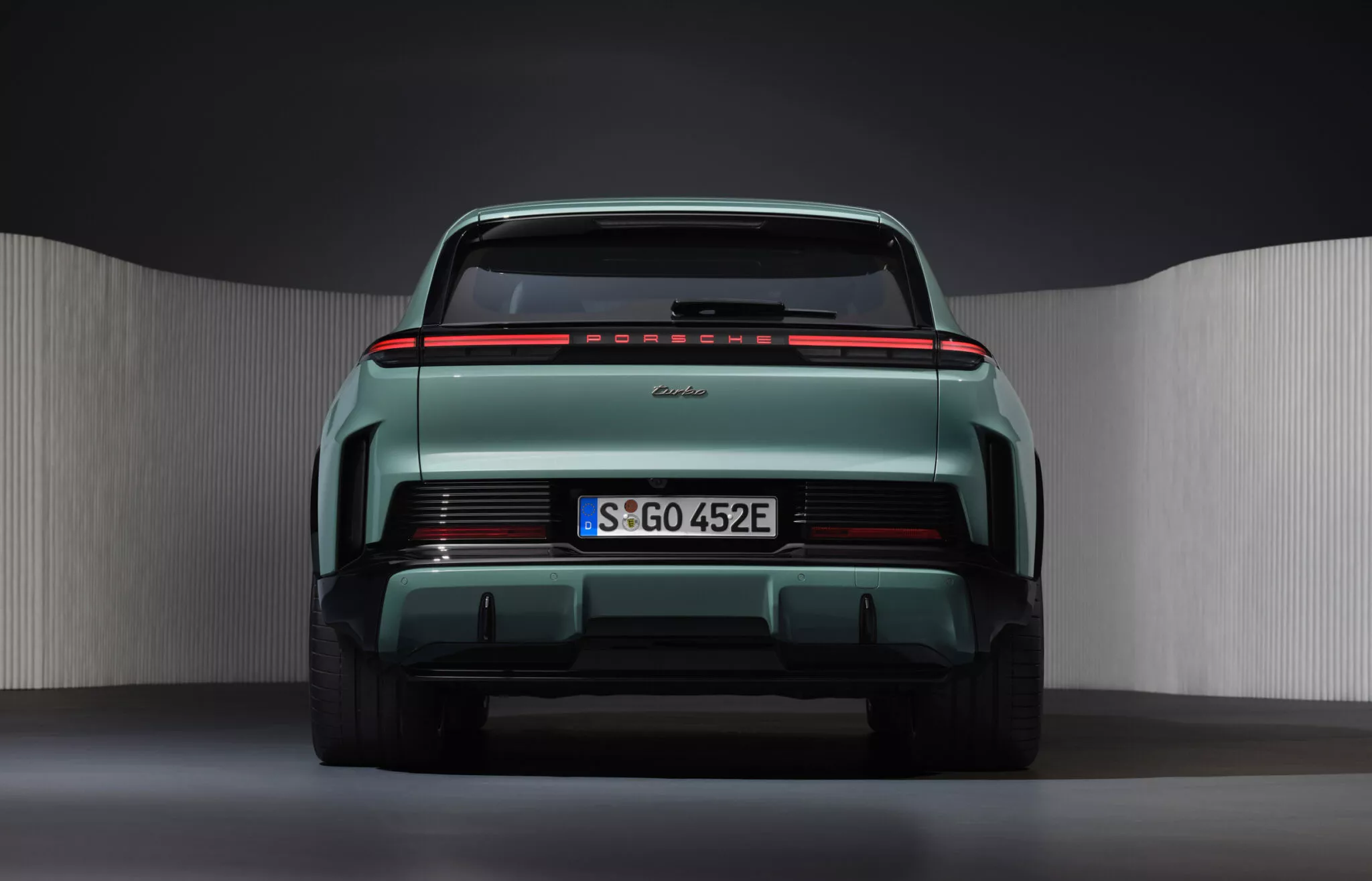 بورش كايين الكهربائية 2026 هي أقوى سيارة إنتاجية في تاريخ العلامة 5