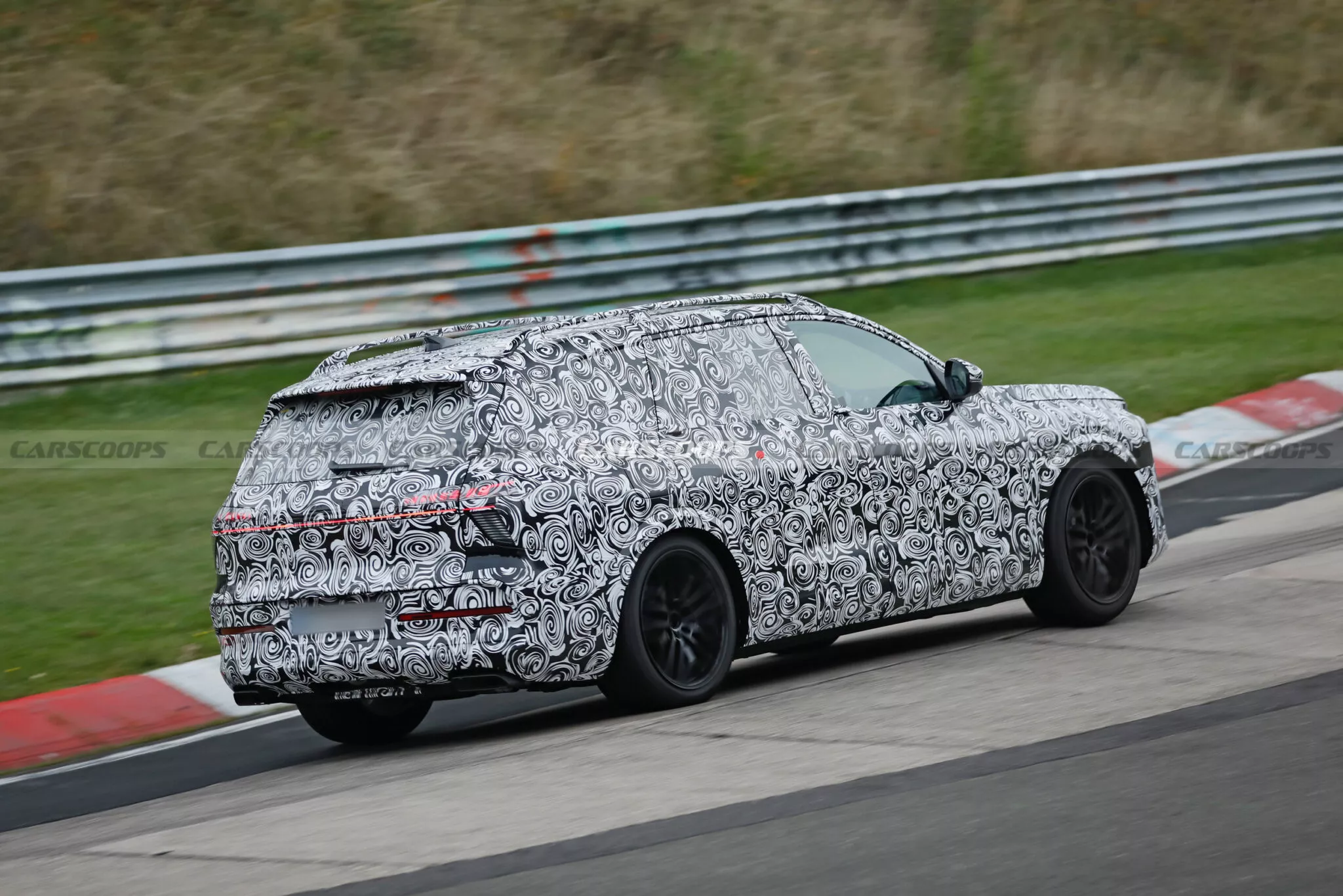 اودي تستعد لمنافسة مايباخ بسيارة Q9 Horch الأفخم في تاريخها اودي تستعد لمنافسة مايباخ بسيارة Q9 Horch الأفخم في تاريخها 13