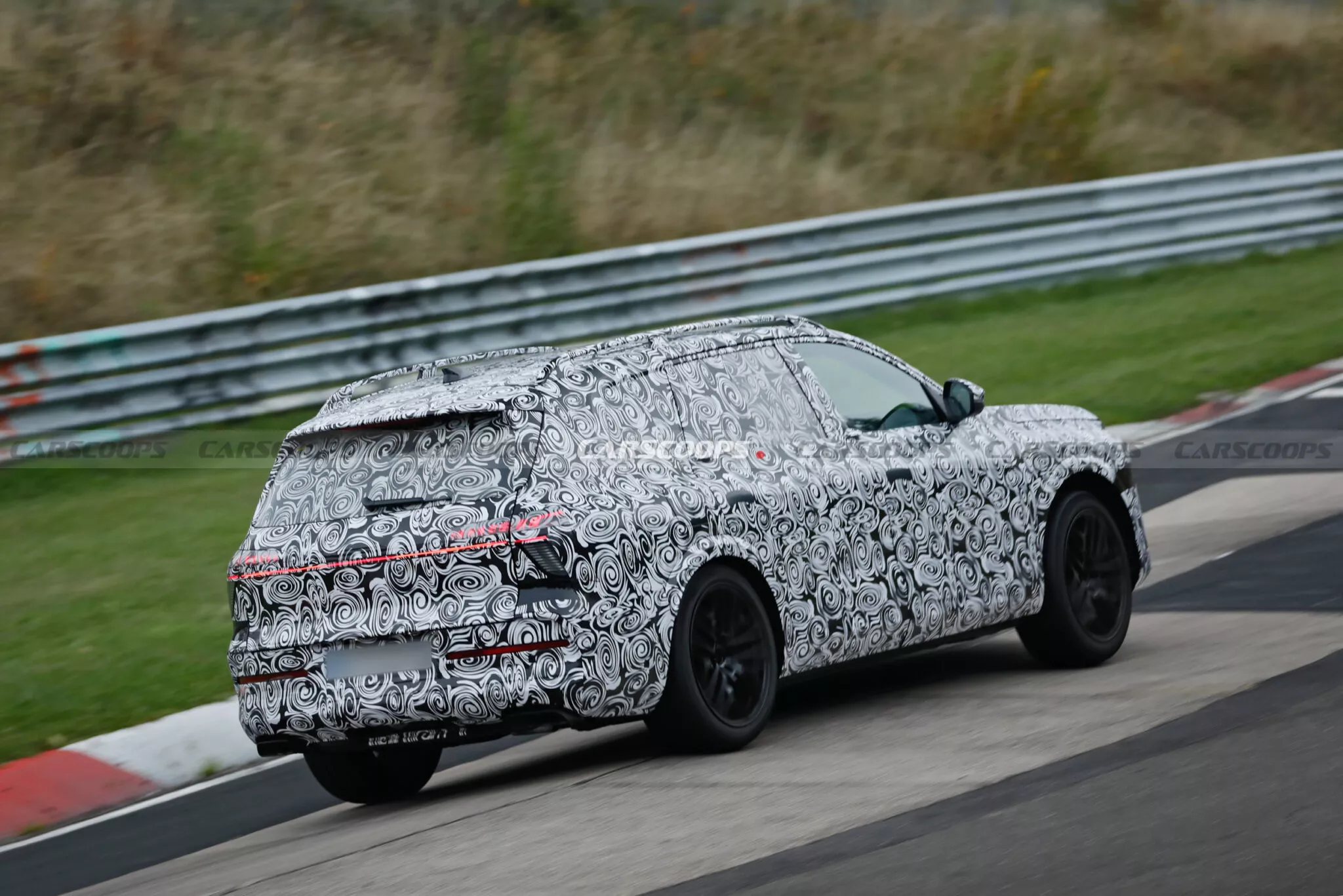 اودي تستعد لمنافسة مايباخ بسيارة Q9 Horch الأفخم في تاريخها اودي تستعد لمنافسة مايباخ بسيارة Q9 Horch الأفخم في تاريخها 14