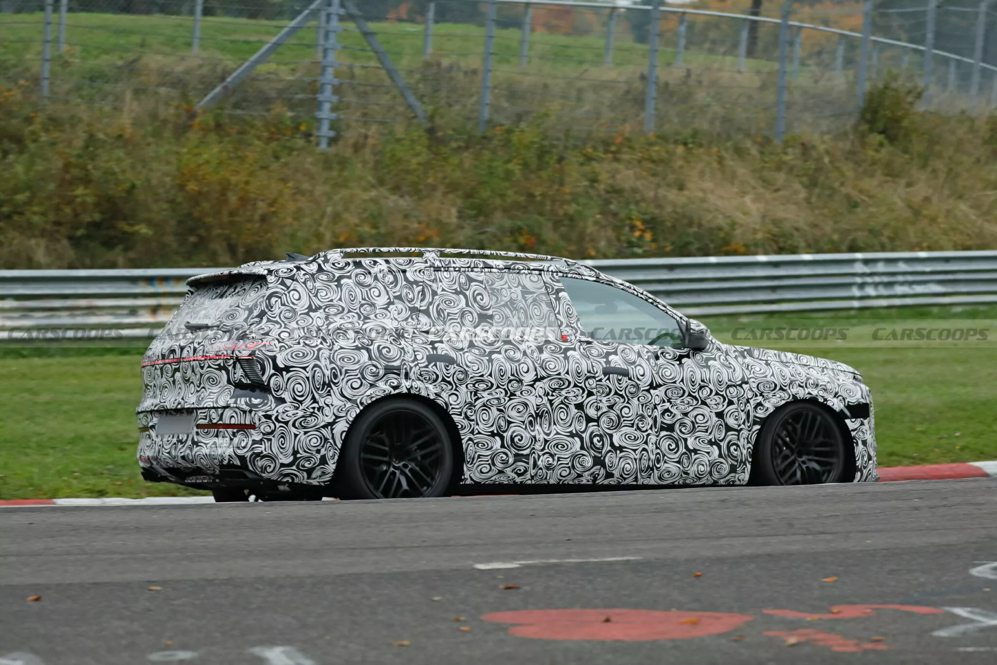 اودي تستعد لمنافسة مايباخ بسيارة Q9 Horch الأفخم في تاريخها اودي تستعد لمنافسة مايباخ بسيارة Q9 Horch الأفخم في تاريخها 7