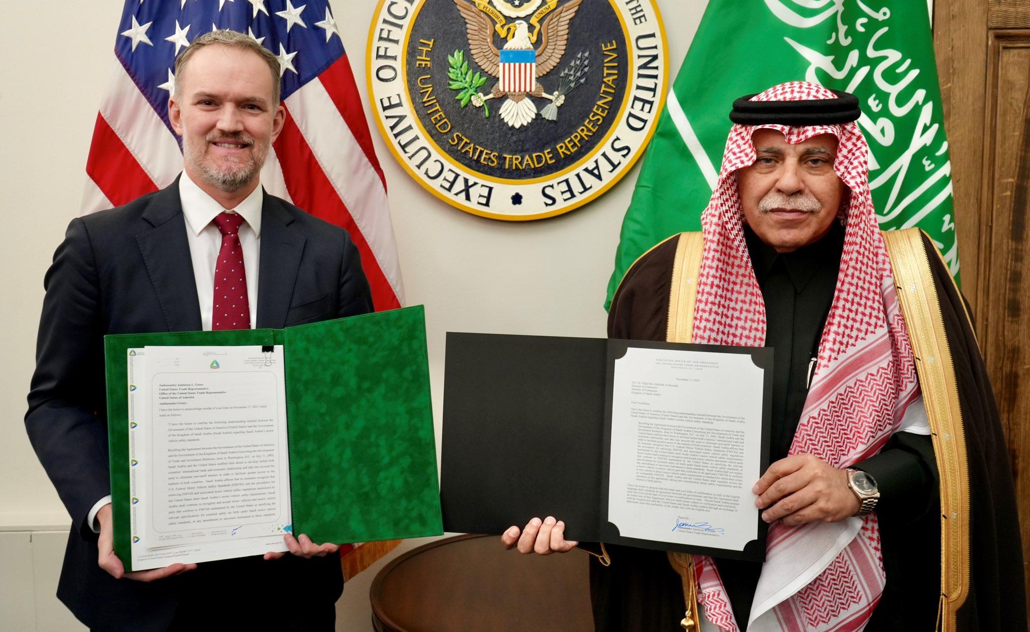 السعودية وأمريكا توقعان اتفاقاً للاعتراف بمعايير السلامة الأمريكية للسيارات في السوق السعودي