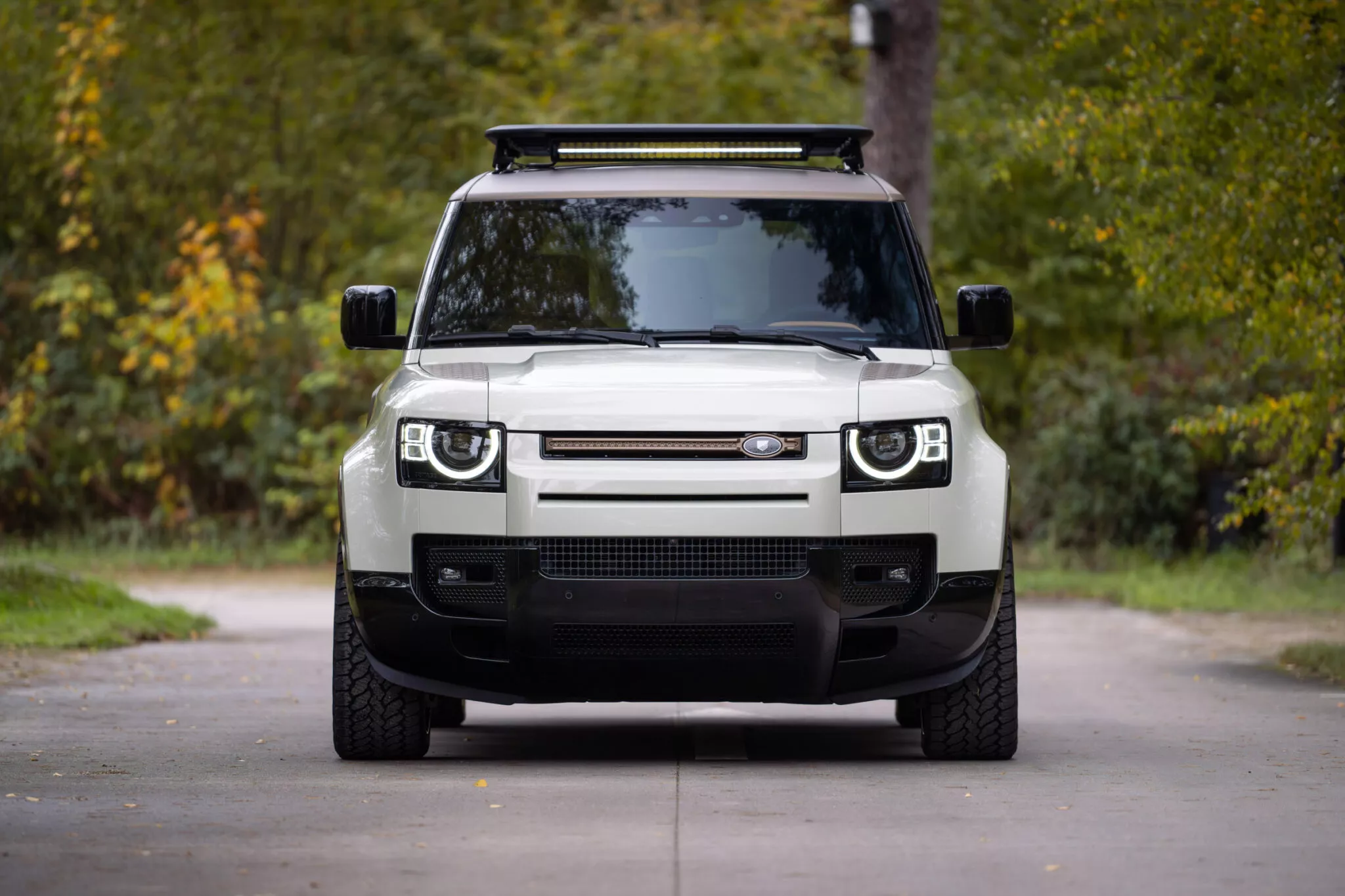 لاندروفر ديفندر تحصل على أول نسخة بيك أب عصرية والكشف عن السعر لاندروفر ديفندر تحصل على أول نسخة بيك أب عصرية والكشف عن السعر 3