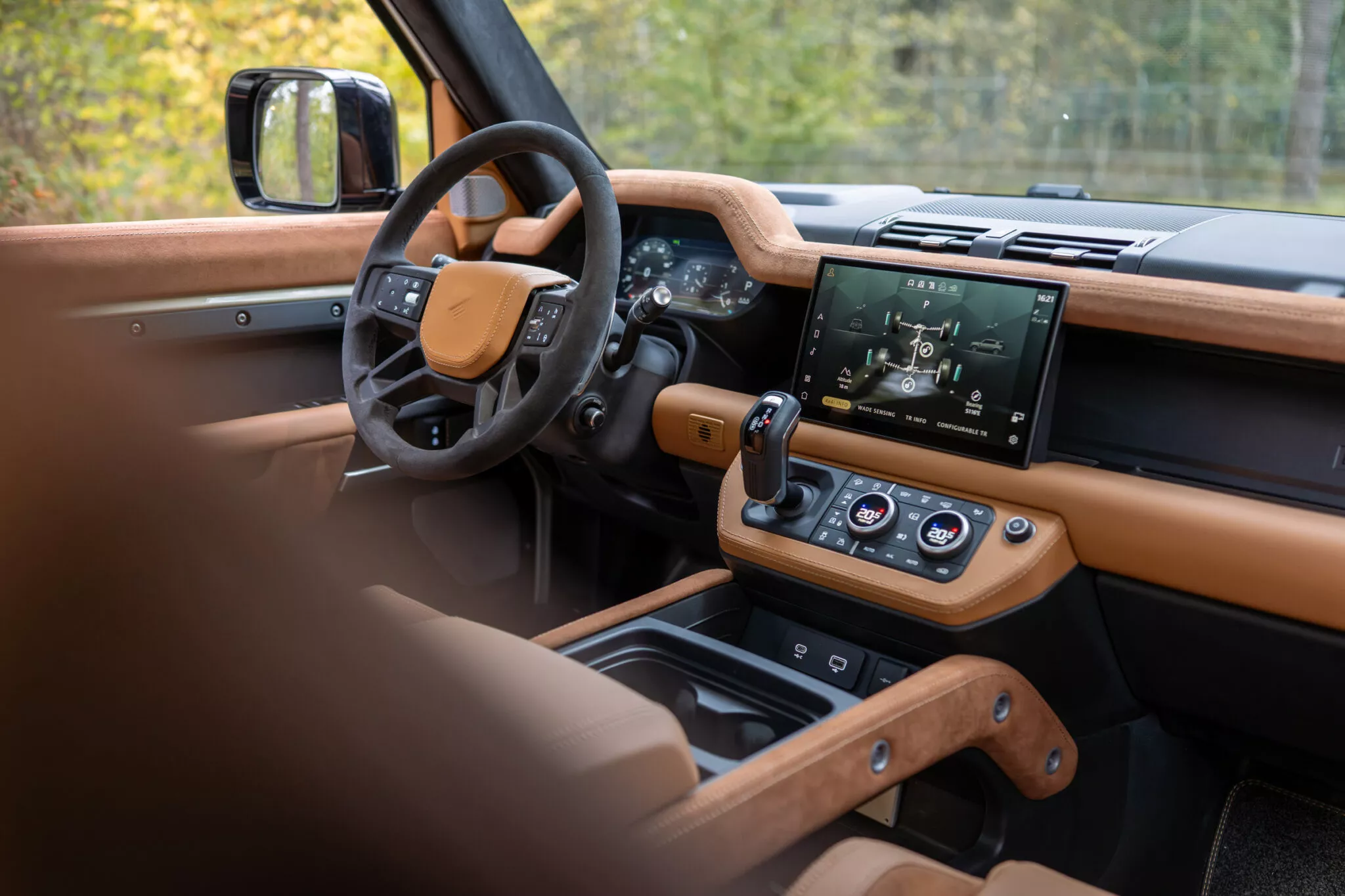 لاندروفر ديفندر تحصل على أول نسخة بيك أب عصرية والكشف عن السعر لاندروفر ديفندر تحصل على أول نسخة بيك أب عصرية والكشف عن السعر 9