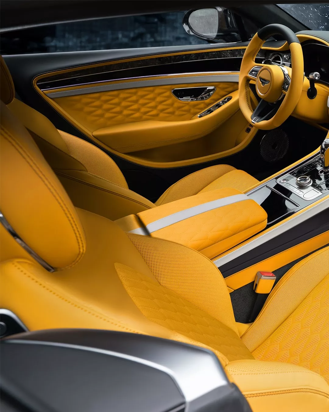 بنتلي كونتيننتال GT تحصل على أغرب إصدار لها من مانسوري بنتلي كونتيننتال GT تحصل على أغرب إصدار لها من مانسوري 8