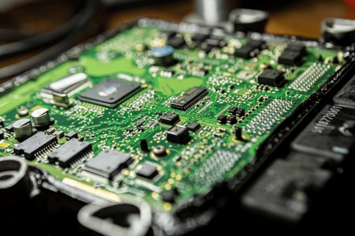 أنظمة إدارة المحرك ECU - كيف يتحكم الكمبيوتر في أداء سيارتك 2