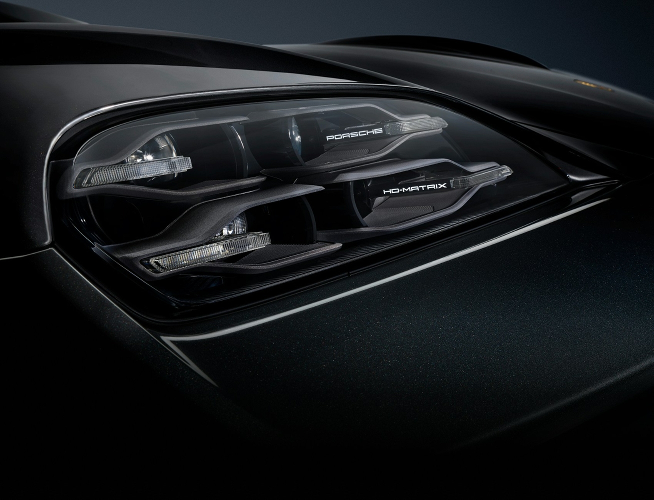 بورش-تايكان-المربع-نت-1-11