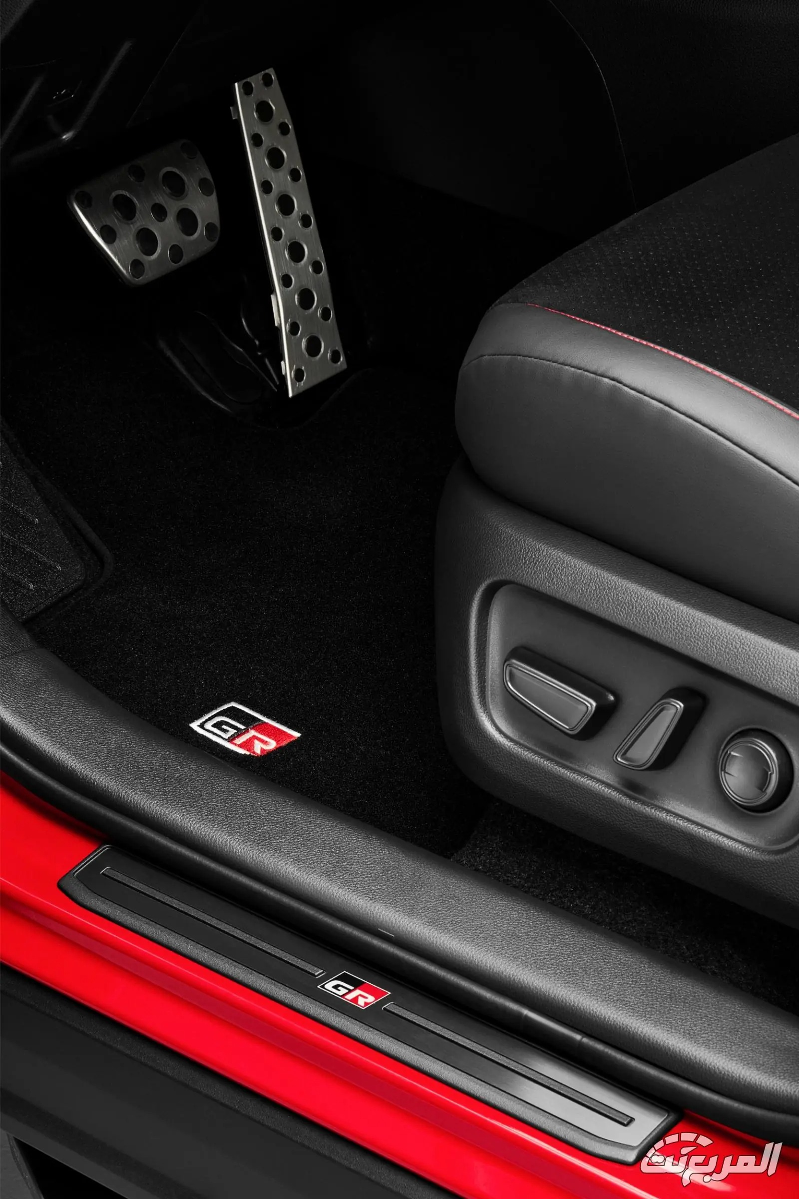 تويوتا راف 4 2026.. قوة المستقبل في عالم الـSUV تويوتا راف 4 2026 23