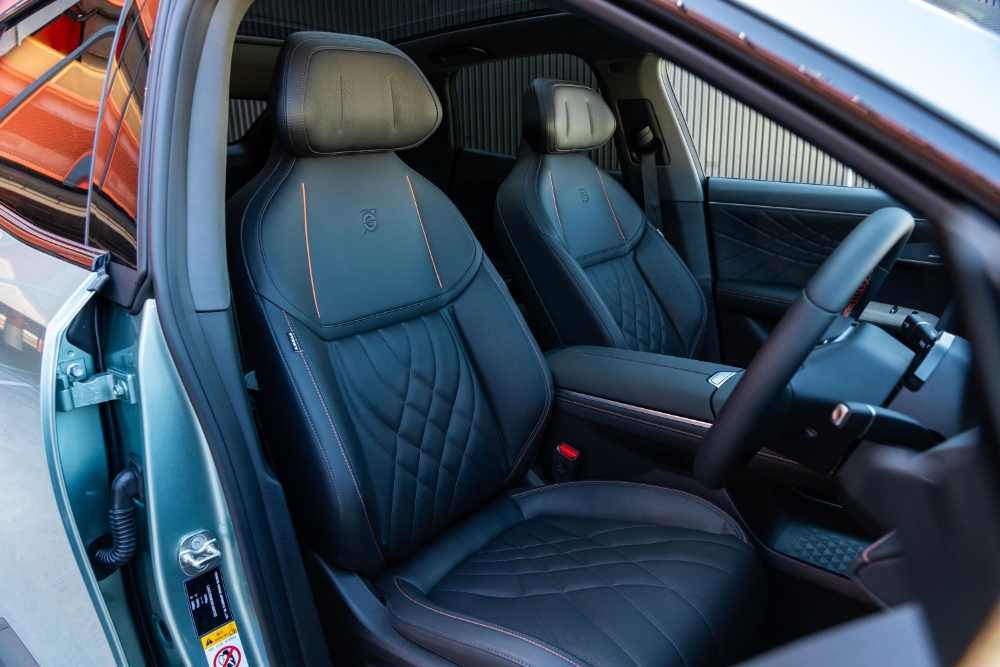 سيارات ديبال في السعودية 2026: عصر جديد من التنقل الكهربائي الذكي عند المجدوعي داخلية ديبال S07 وسيارات ديبال 2025 - 3