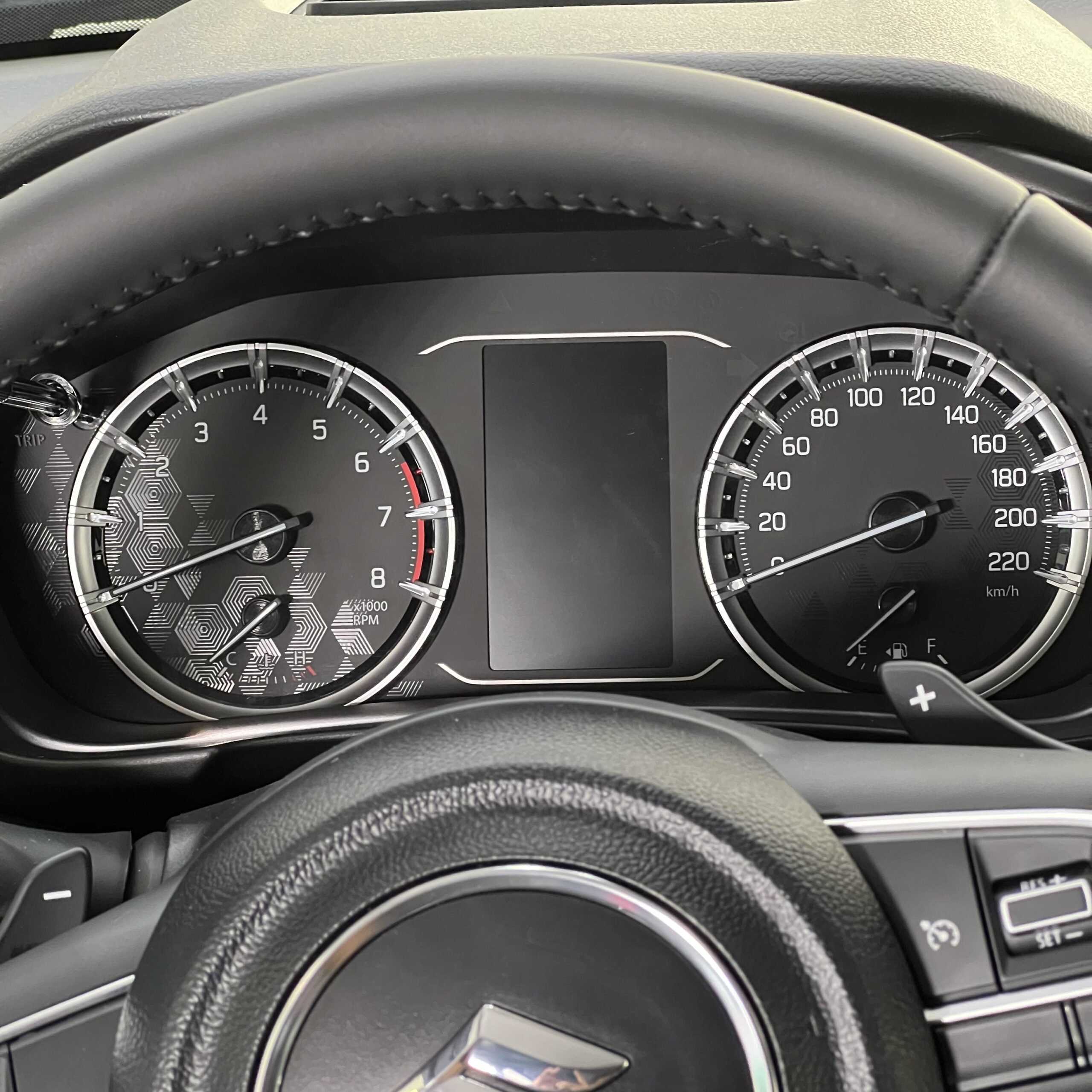 سوزوكي جراند فيتارا 2026 13