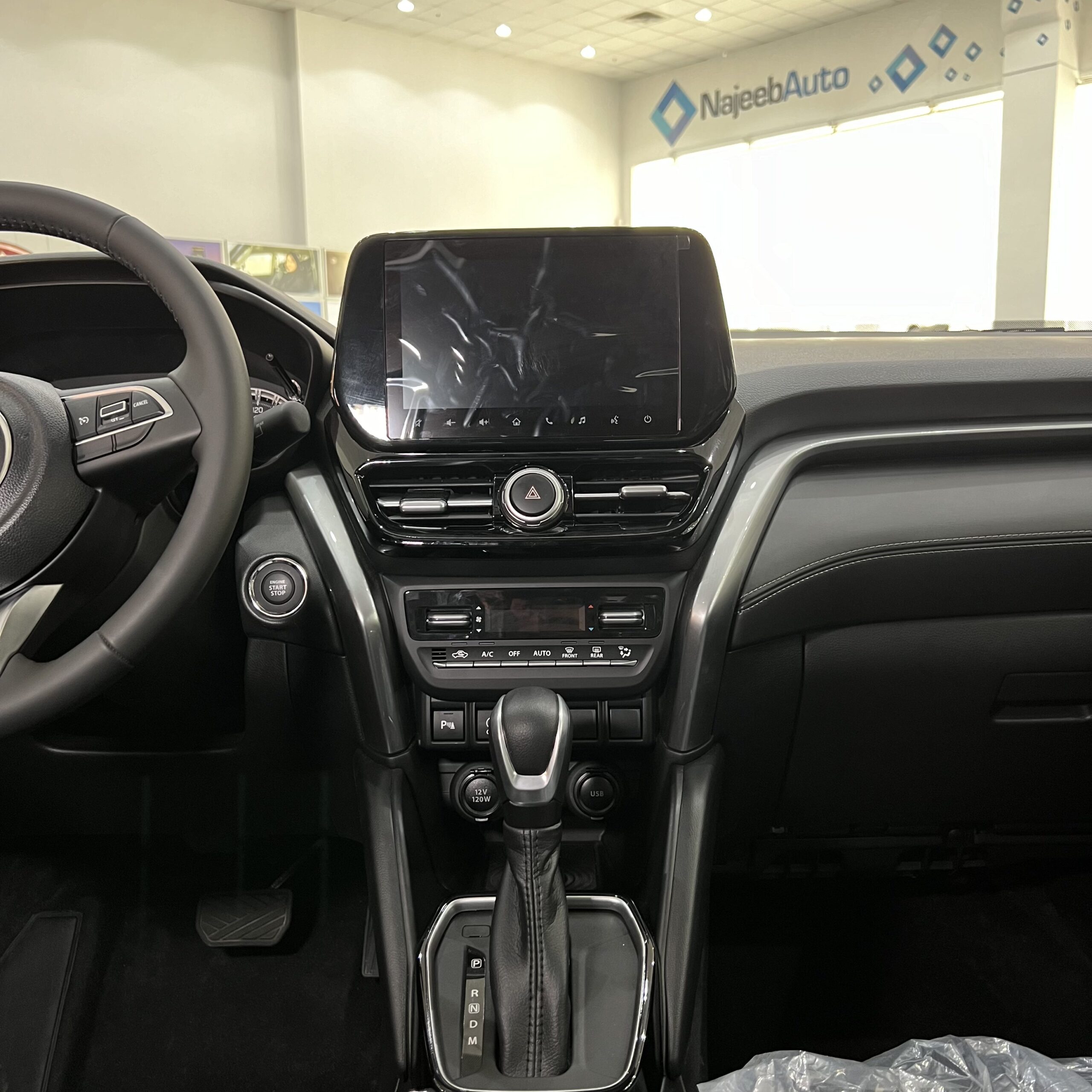 سوزوكي جراند فيتارا 2026 15