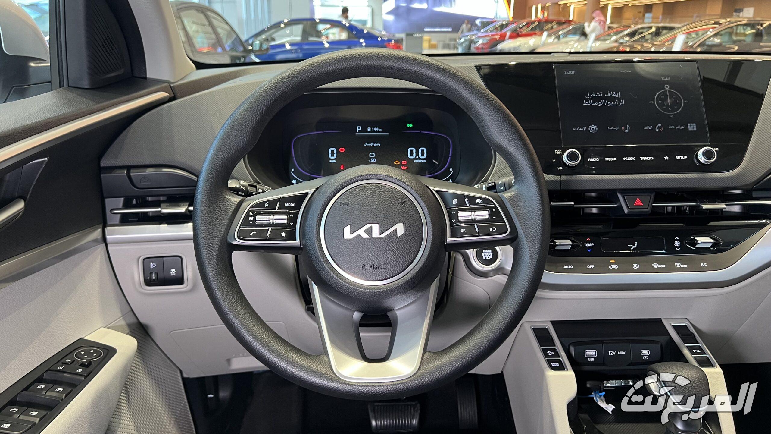 كيا كارينز 2026.. تصميم عصري وتقنيات متطورة لعائلة المستقبل كيا كارينز 2026 15