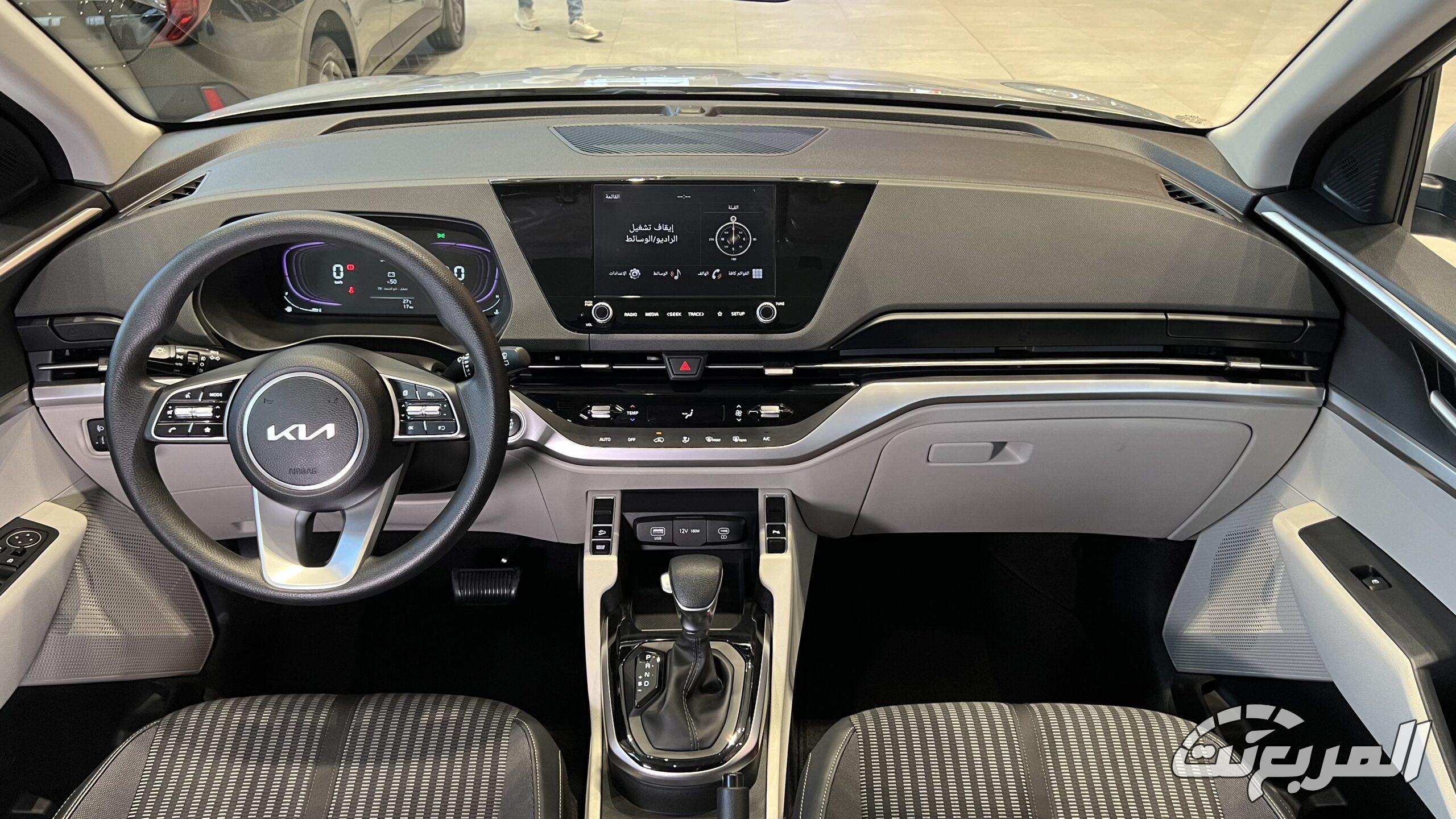 كيا كارينز 2026.. تصميم عصري وتقنيات متطورة لعائلة المستقبل كيا كارينز 2026 24