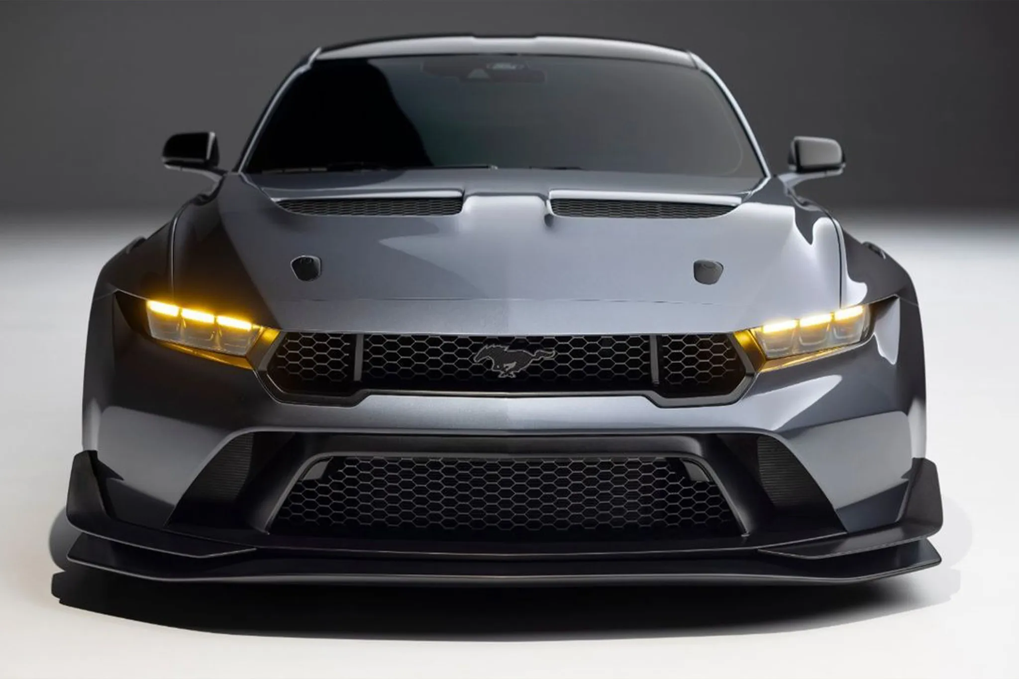 فورد تحظر شركة تعديل من تدشين سيارة معدلة مشابهة لأغلى موستنج في التاريخ 5