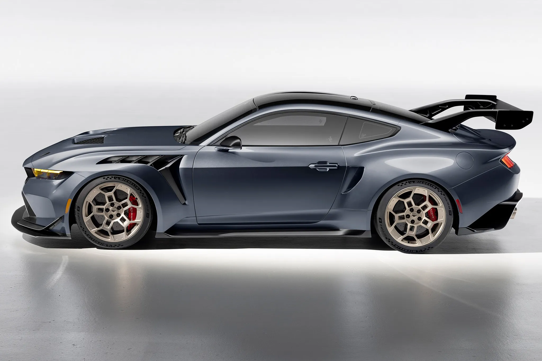 فورد تحظر شركة تعديل من تدشين سيارة معدلة مشابهة لأغلى موستنج في التاريخ 1