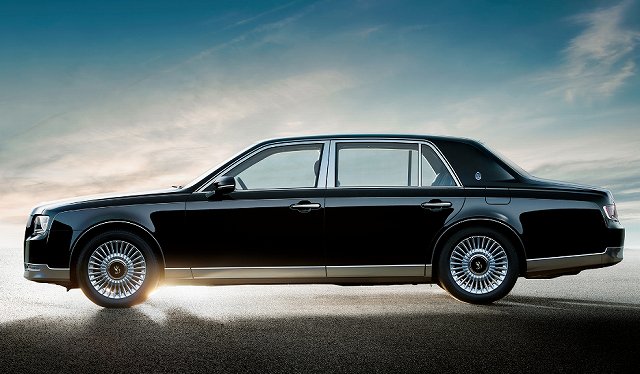 تويوتا تكشف الستار عن سنشري 2026 سيدان الجديدة بتحديثات تقنية وسعر يتجاوز النصف مليون ريال 6