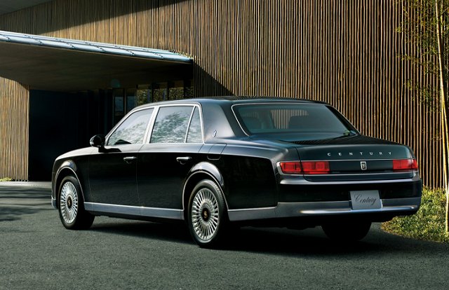 تويوتا تكشف الستار عن سنشري 2026 سيدان الجديدة بتحديثات تقنية وسعر يتجاوز النصف مليون ريال 1