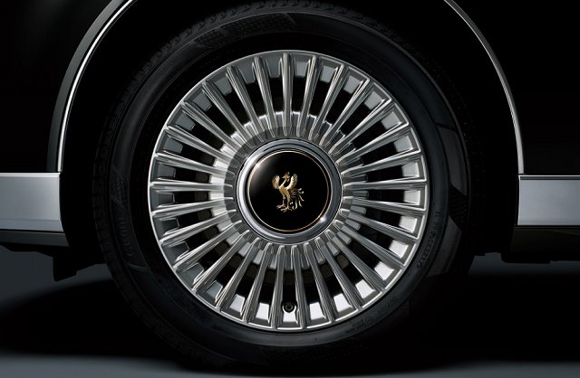 تويوتا تكشف الستار عن سنشري 2026 سيدان الجديدة بتحديثات تقنية وسعر يتجاوز النصف مليون ريال 10