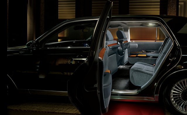 تويوتا تكشف الستار عن سنشري 2026 سيدان الجديدة بتحديثات تقنية وسعر يتجاوز النصف مليون ريال 13